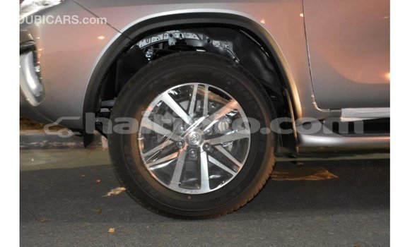 Acheter Import Voiture Toyota Fortuner Autre à Import - Dubai, Artibonite Acheter Import Voiture Toyota Fortuner Autre à Import - Dubai, Artibonite