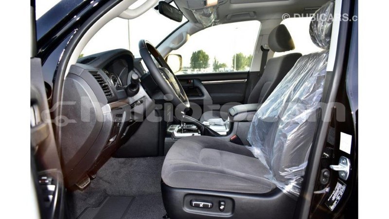Big with watermark toyota land cruiser artibonite import dubai 1650