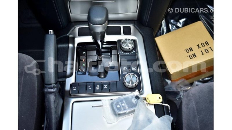 Big with watermark toyota land cruiser artibonite import dubai 1650