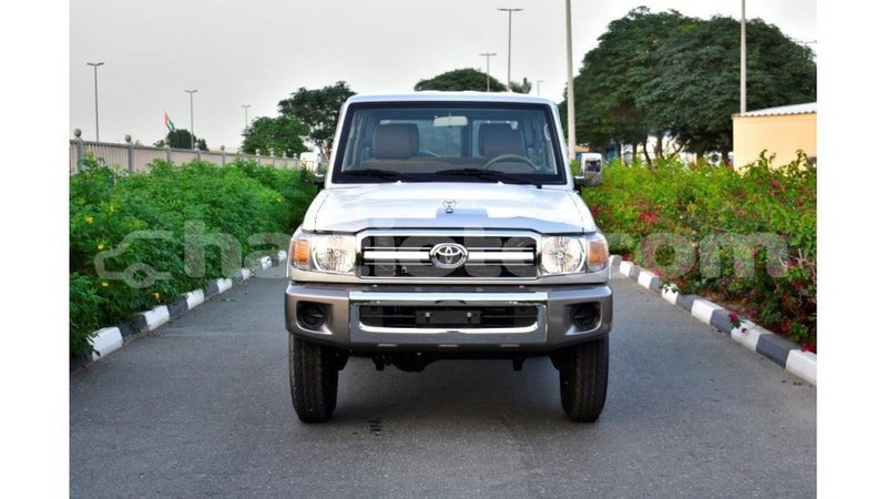 Big with watermark toyota land cruiser artibonite import dubai 1651