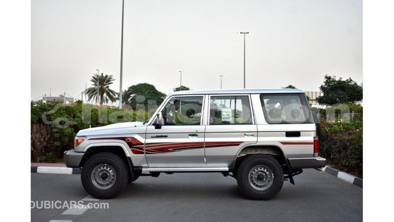 Big with watermark toyota land cruiser artibonite import dubai 1651