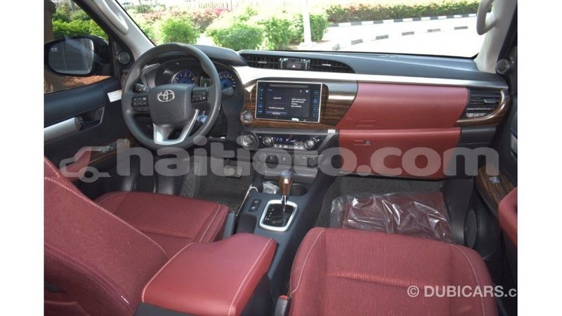 Big with watermark toyota hilux artibonite import dubai 1652