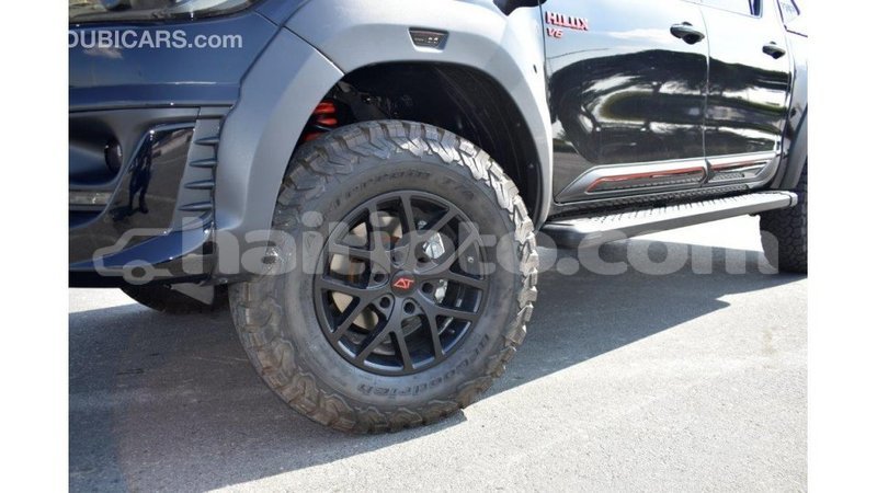 Big with watermark toyota hilux artibonite import dubai 1652