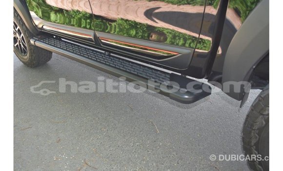 Acheter Import Voiture Toyota Hilux Noir à Import - Dubai, Artibonite Acheter Import Voiture Toyota Hilux Noir à Import - Dubai, Artibonite