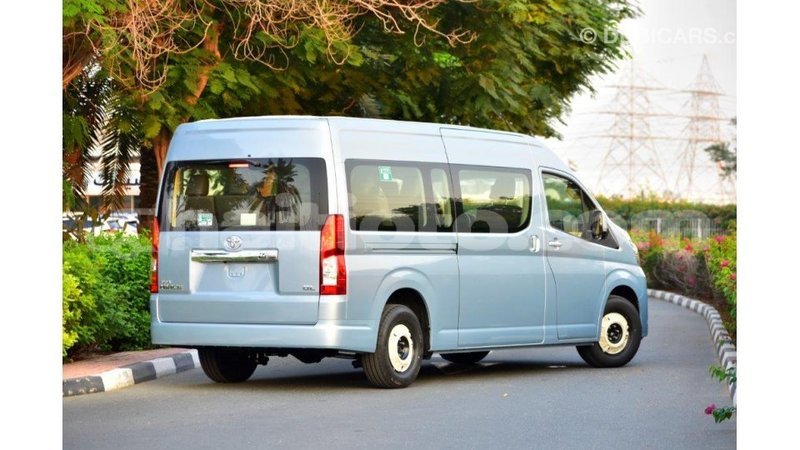 Big with watermark toyota hiace artibonite import dubai 1653
