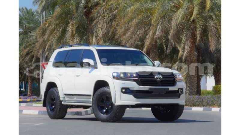 Big with watermark toyota land cruiser artibonite import dubai 1654