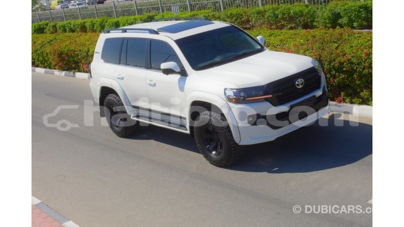 Big with watermark toyota land cruiser artibonite import dubai 1654