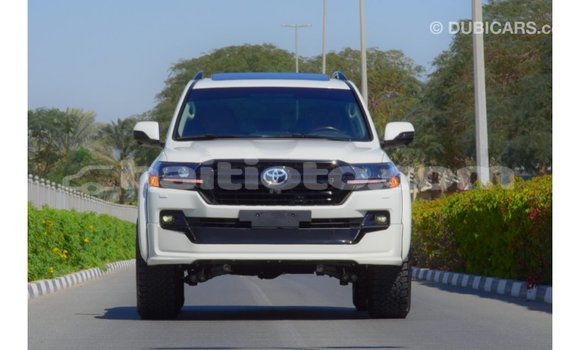 Acheter Import Voiture Toyota Land Cruiser Blanc à Import - Dubai, Artibonite Acheter Import Voiture Toyota Land Cruiser Blanc à Import - Dubai, Artibonite