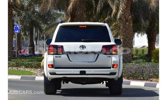 Acheter Import Voiture Toyota Land Cruiser Blanc à Import - Dubai, Artibonite Acheter Import Voiture Toyota Land Cruiser Blanc à Import - Dubai, Artibonite