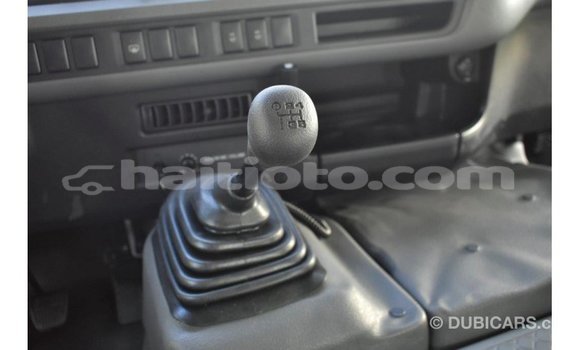 Acheter Import Voiture Toyota Coaster Blanc à Import - Dubai, Artibonite Acheter Import Voiture Toyota Coaster Blanc à Import - Dubai, Artibonite