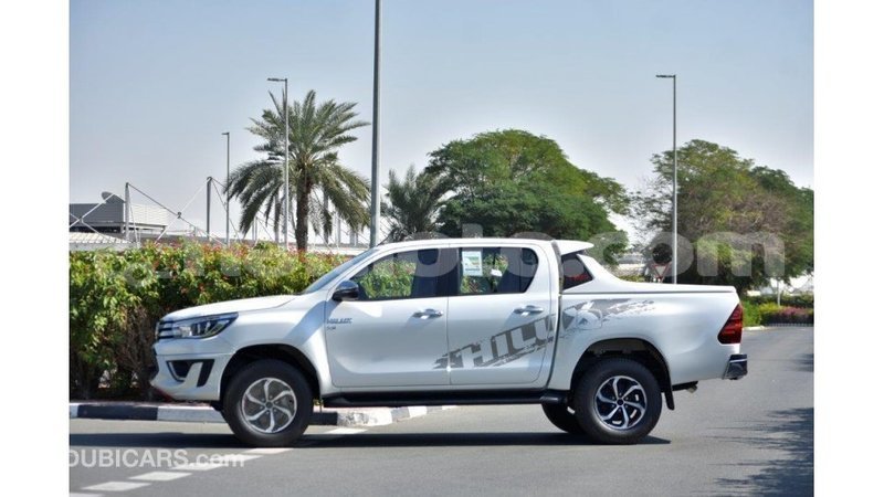 Big with watermark toyota hilux artibonite import dubai 1657