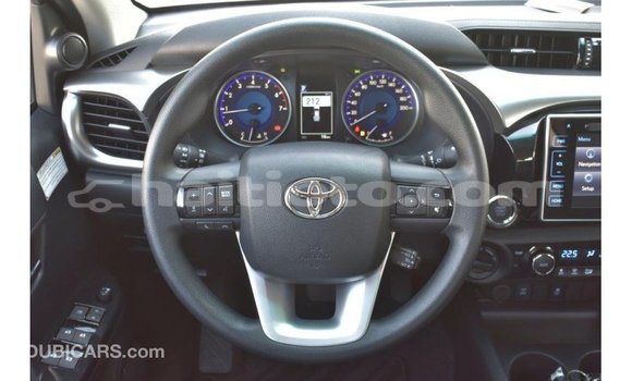 Acheter Import Voiture Toyota Hilux Blanc à Import - Dubai, Artibonite Acheter Import Voiture Toyota Hilux Blanc à Import - Dubai, Artibonite