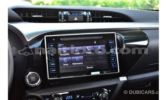 Acheter Import Voiture Toyota Hilux Blanc à Import - Dubai, Artibonite Acheter Import Voiture Toyota Hilux Blanc à Import - Dubai, Artibonite