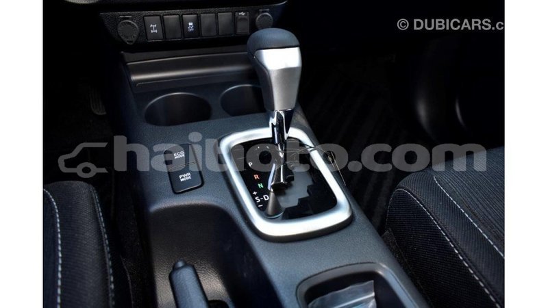 Big with watermark toyota hilux artibonite import dubai 1657