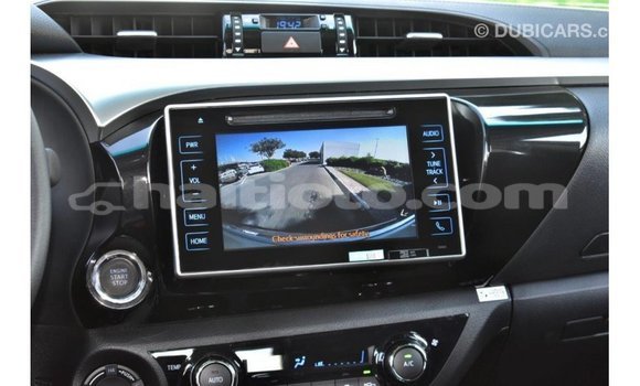 Acheter Import Voiture Toyota Hilux Blanc à Import - Dubai, Artibonite Acheter Import Voiture Toyota Hilux Blanc à Import - Dubai, Artibonite