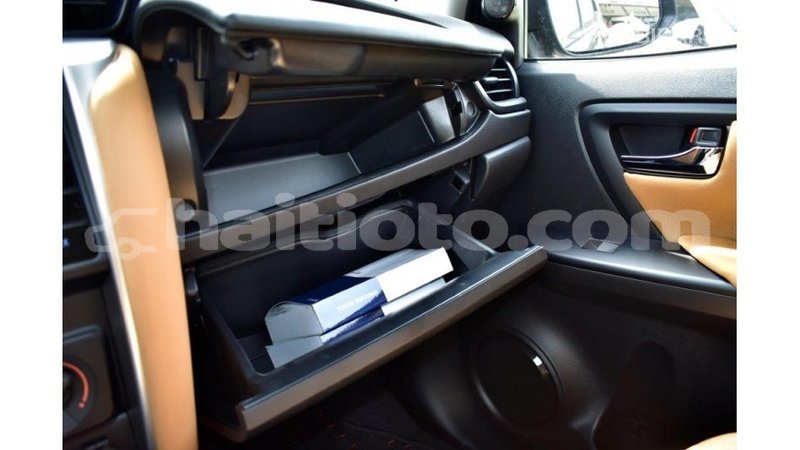 Big with watermark toyota fortuner artibonite import dubai 1658