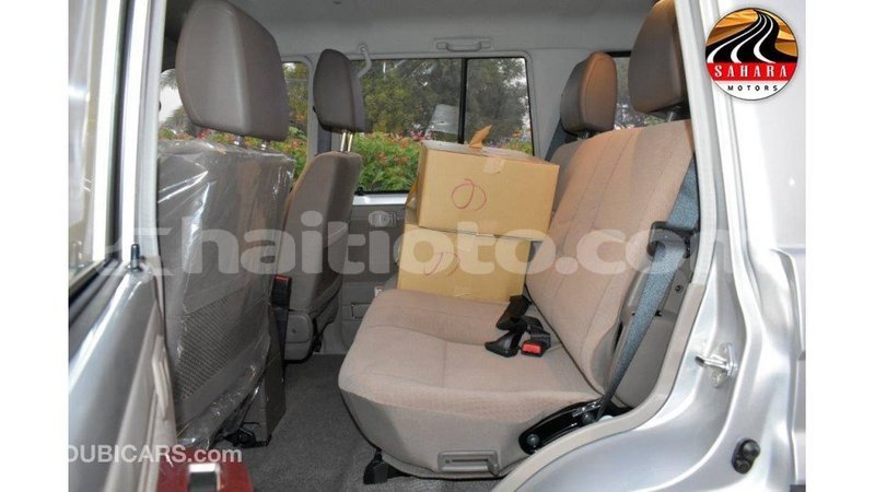 Big with watermark toyota land cruiser artibonite import dubai 1661