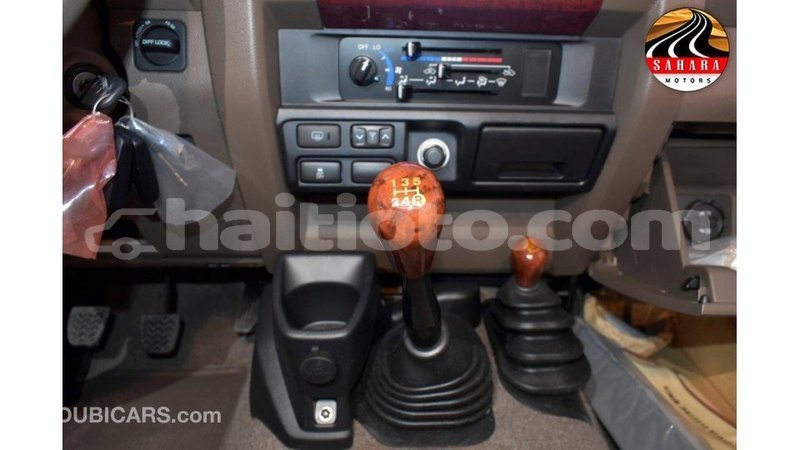 Big with watermark toyota land cruiser artibonite import dubai 1661