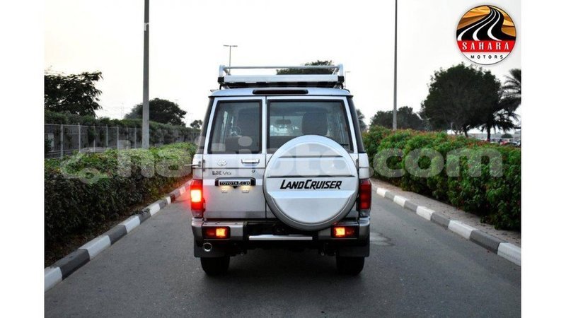 Big with watermark toyota land cruiser artibonite import dubai 1661