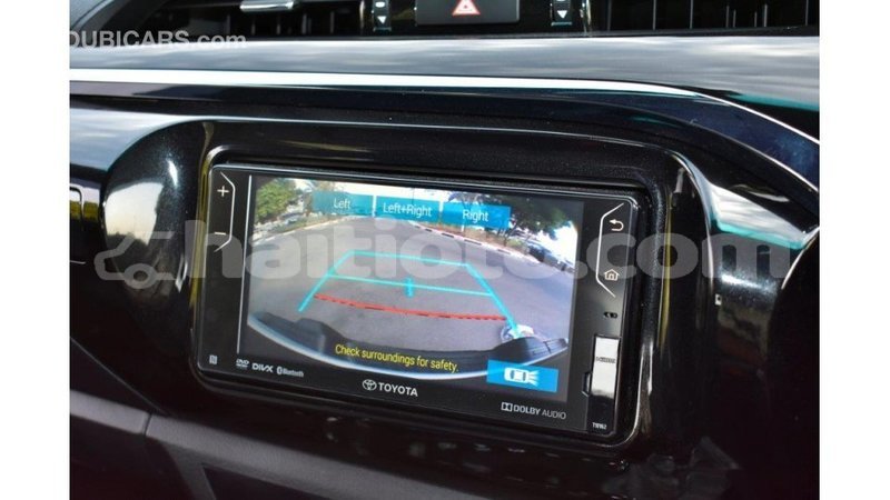 Big with watermark toyota hilux artibonite import dubai 1662