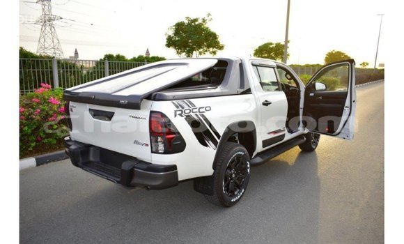 Acheter Import Voiture Toyota Hilux Blanc à Import - Dubai, Artibonite Acheter Import Voiture Toyota Hilux Blanc à Import - Dubai, Artibonite