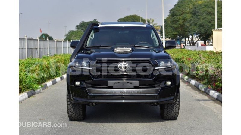 Big with watermark toyota land cruiser artibonite import dubai 1664