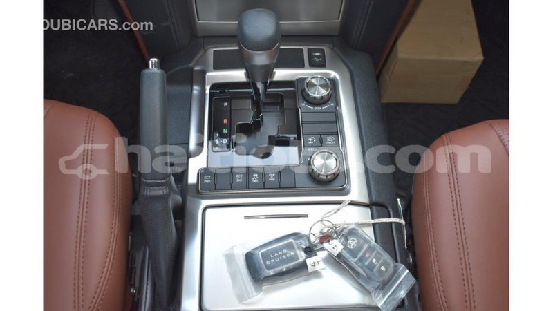 Big with watermark toyota land cruiser artibonite import dubai 1664