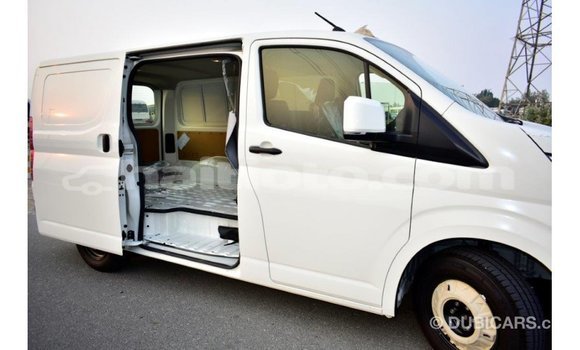 Acheter Import Voiture Toyota Hiace Blanc à Import - Dubai, Artibonite Acheter Import Voiture Toyota Hiace Blanc à Import - Dubai, Artibonite