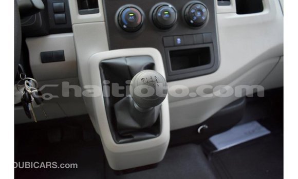 Acheter Import Voiture Toyota Hiace Blanc à Import - Dubai, Artibonite Acheter Import Voiture Toyota Hiace Blanc à Import - Dubai, Artibonite