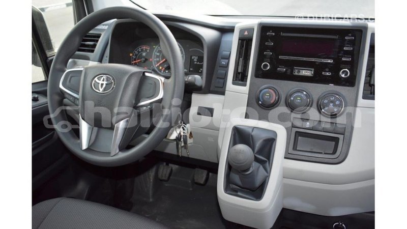 Big with watermark toyota hiace artibonite import dubai 1666