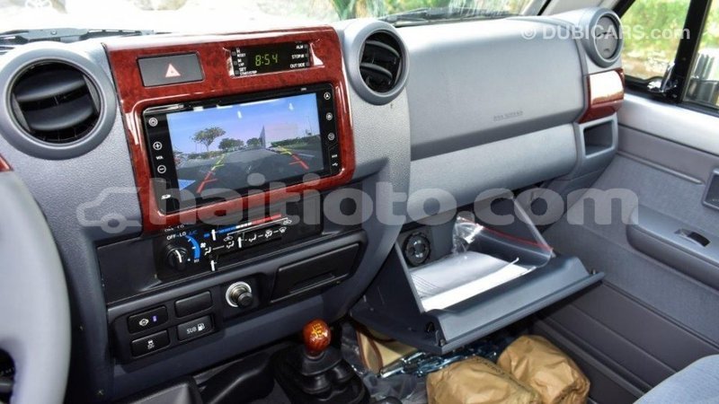 Big with watermark toyota land cruiser artibonite import dubai 1667