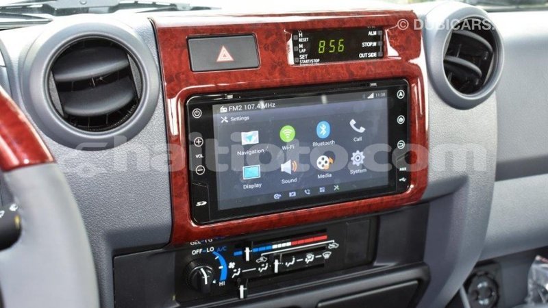 Big with watermark toyota land cruiser artibonite import dubai 1667