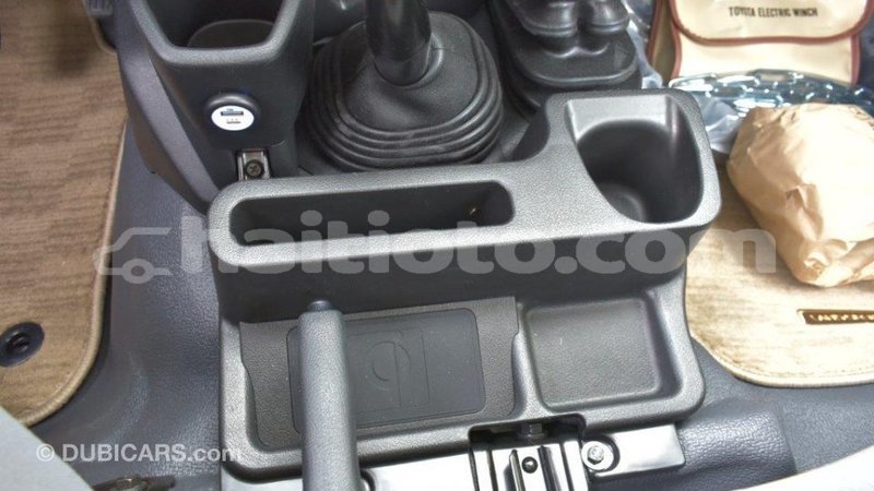 Big with watermark toyota land cruiser artibonite import dubai 1667