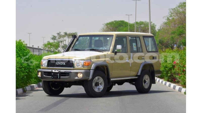 Big with watermark toyota land cruiser artibonite import dubai 1668