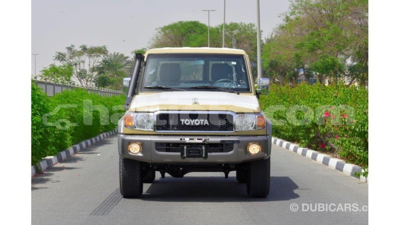 Big with watermark toyota land cruiser artibonite import dubai 1668