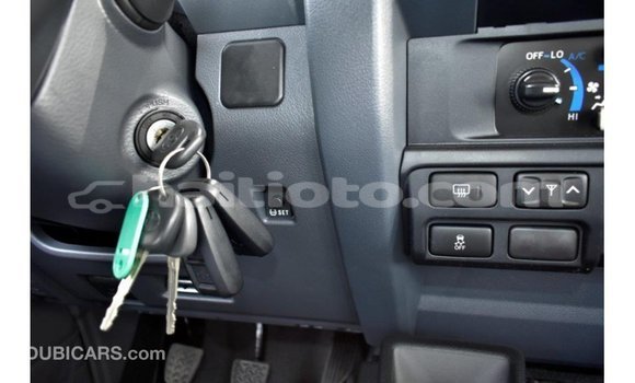 Acheter Import Voiture Toyota Land Cruiser Beige à Import - Dubai, Artibonite Acheter Import Voiture Toyota Land Cruiser Beige à Import - Dubai, Artibonite