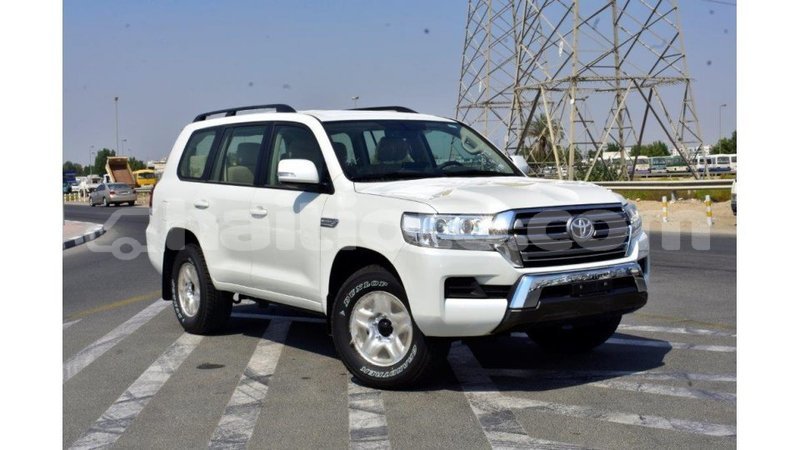 Big with watermark toyota land cruiser artibonite import dubai 1669