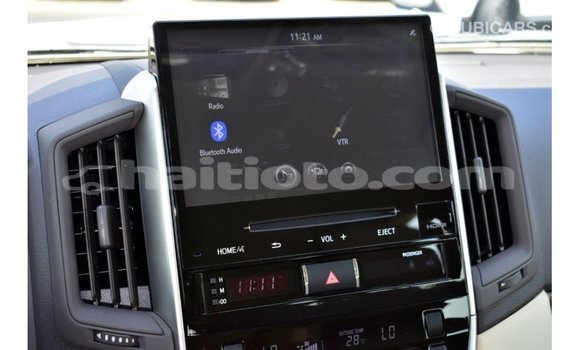 Acheter Import Voiture Toyota Land Cruiser Blanc à Import - Dubai, Artibonite Acheter Import Voiture Toyota Land Cruiser Blanc à Import - Dubai, Artibonite