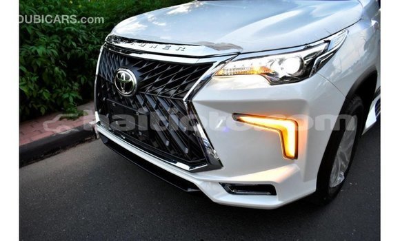 Acheter Import Voiture Toyota Fortuner Blanc à Import - Dubai, Artibonite Acheter Import Voiture Toyota Fortuner Blanc à Import - Dubai, Artibonite
