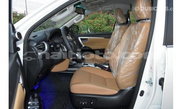 Acheter Import Voiture Toyota Fortuner Blanc à Import - Dubai, Artibonite Acheter Import Voiture Toyota Fortuner Blanc à Import - Dubai, Artibonite