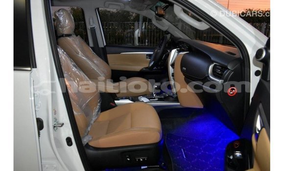 Acheter Import Voiture Toyota Fortuner Blanc à Import - Dubai, Artibonite Acheter Import Voiture Toyota Fortuner Blanc à Import - Dubai, Artibonite