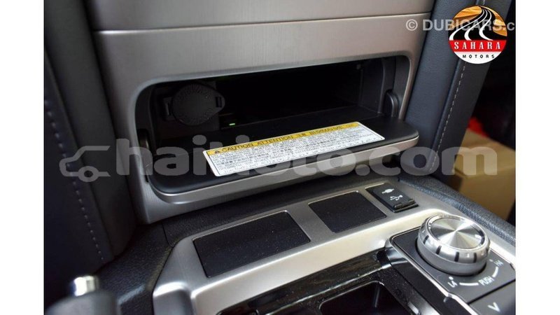 Big with watermark toyota land cruiser artibonite import dubai 1671
