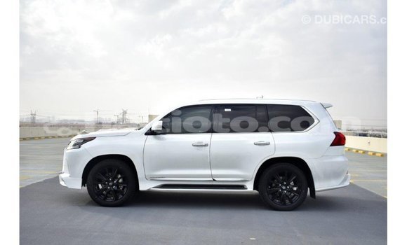 Acheter Import Voiture Lexus LX Blanc à Import - Dubai, Artibonite Acheter Import Voiture Lexus LX Blanc à Import - Dubai, Artibonite