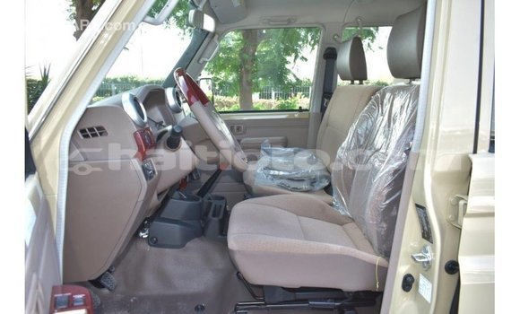 Acheter Import Voiture Toyota Land Cruiser Beige à Import - Dubai, Artibonite Acheter Import Voiture Toyota Land Cruiser Beige à Import - Dubai, Artibonite