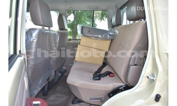 Acheter Import Voiture Toyota Land Cruiser Beige à Import - Dubai, Artibonite Acheter Import Voiture Toyota Land Cruiser Beige à Import - Dubai, Artibonite