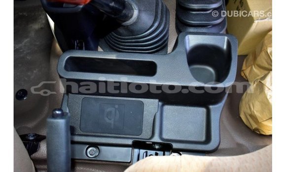 Acheter Import Voiture Toyota Land Cruiser Beige à Import - Dubai, Artibonite Acheter Import Voiture Toyota Land Cruiser Beige à Import - Dubai, Artibonite
