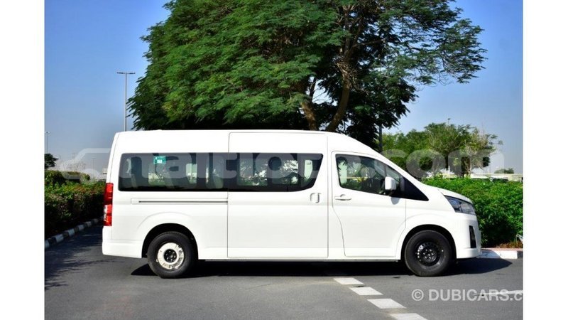 Big with watermark toyota hiace artibonite import dubai 1680
