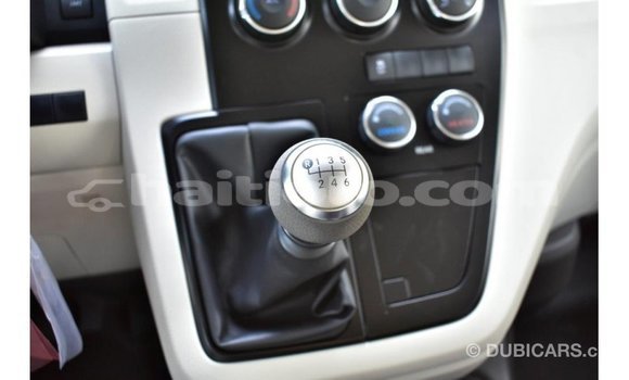 Acheter Import Voiture Toyota Hiace Blanc à Import - Dubai, Artibonite Acheter Import Voiture Toyota Hiace Blanc à Import - Dubai, Artibonite