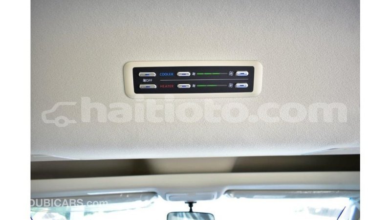 Big with watermark toyota hiace artibonite import dubai 1680