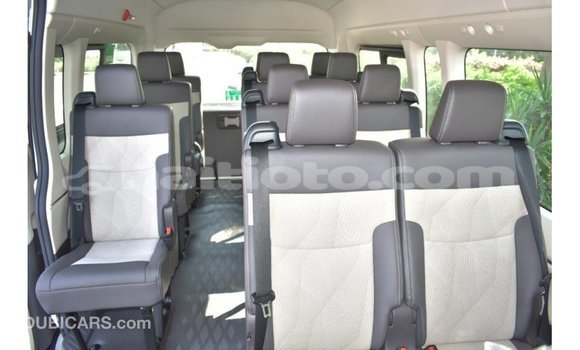 Acheter Import Voiture Toyota Hiace Blanc à Import - Dubai, Artibonite Acheter Import Voiture Toyota Hiace Blanc à Import - Dubai, Artibonite
